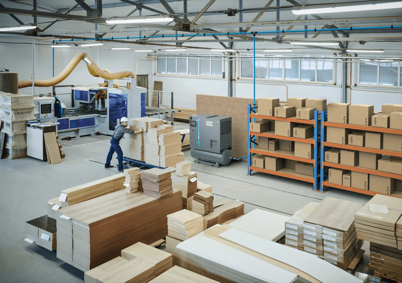 compressor in gebruik in een fabriek